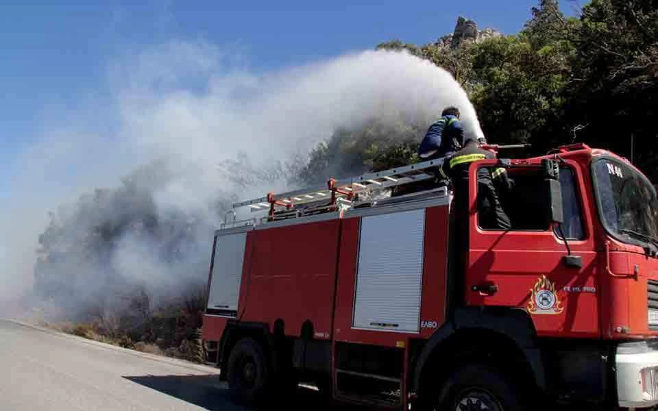 Πυρκαγιές σε Έβρο και Κεφαλονιά